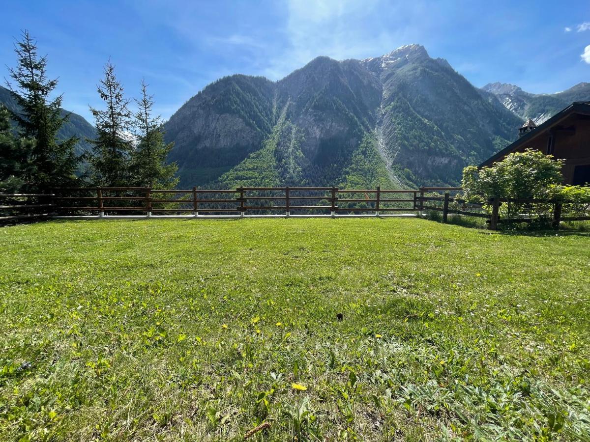 Courmayeur~Navetta Gratuita Per Il Centro+Impianti Bagian luar foto