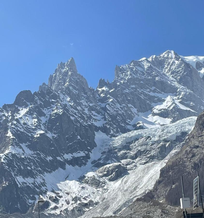 Courmayeur~Navetta Gratuita Per Il Centro+Impianti Bagian luar foto