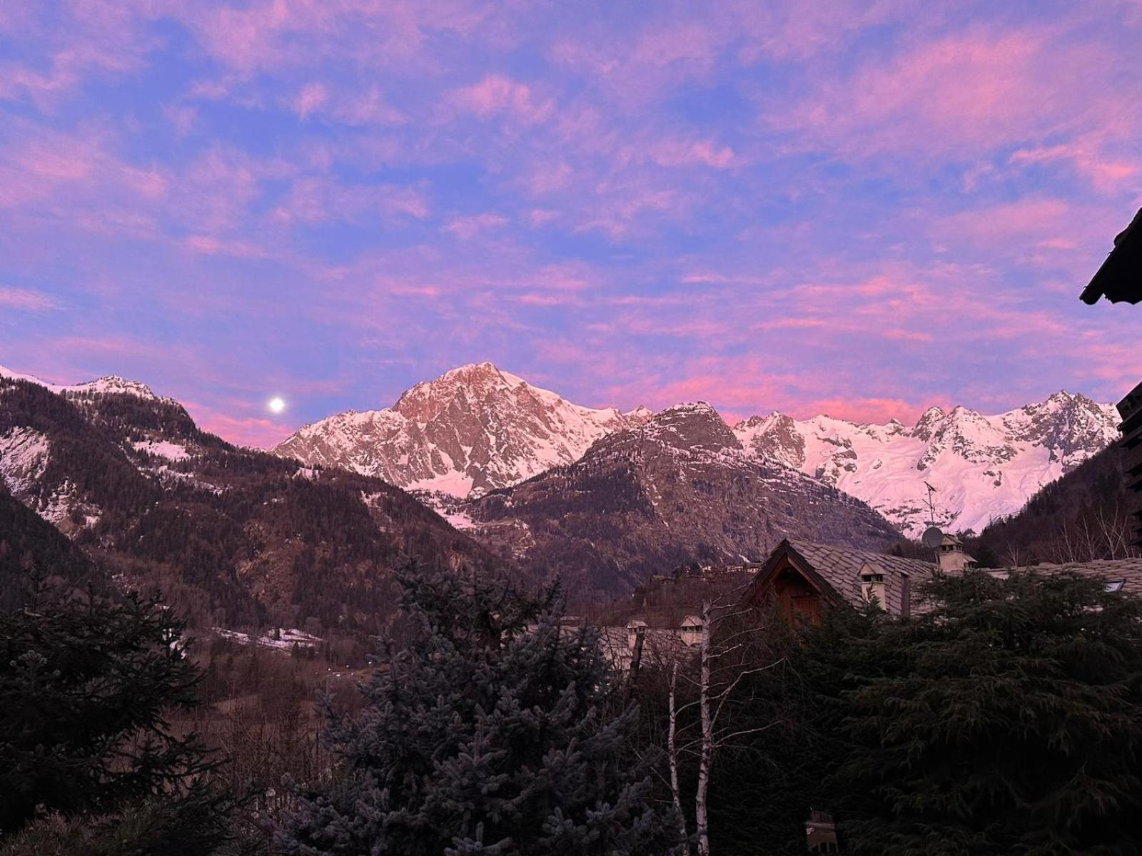Courmayeur~Navetta Gratuita Per Il Centro+Impianti Bagian luar foto